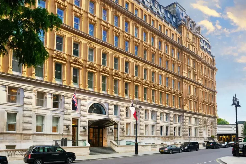 corinthia-london-front-entrance-2.webp
